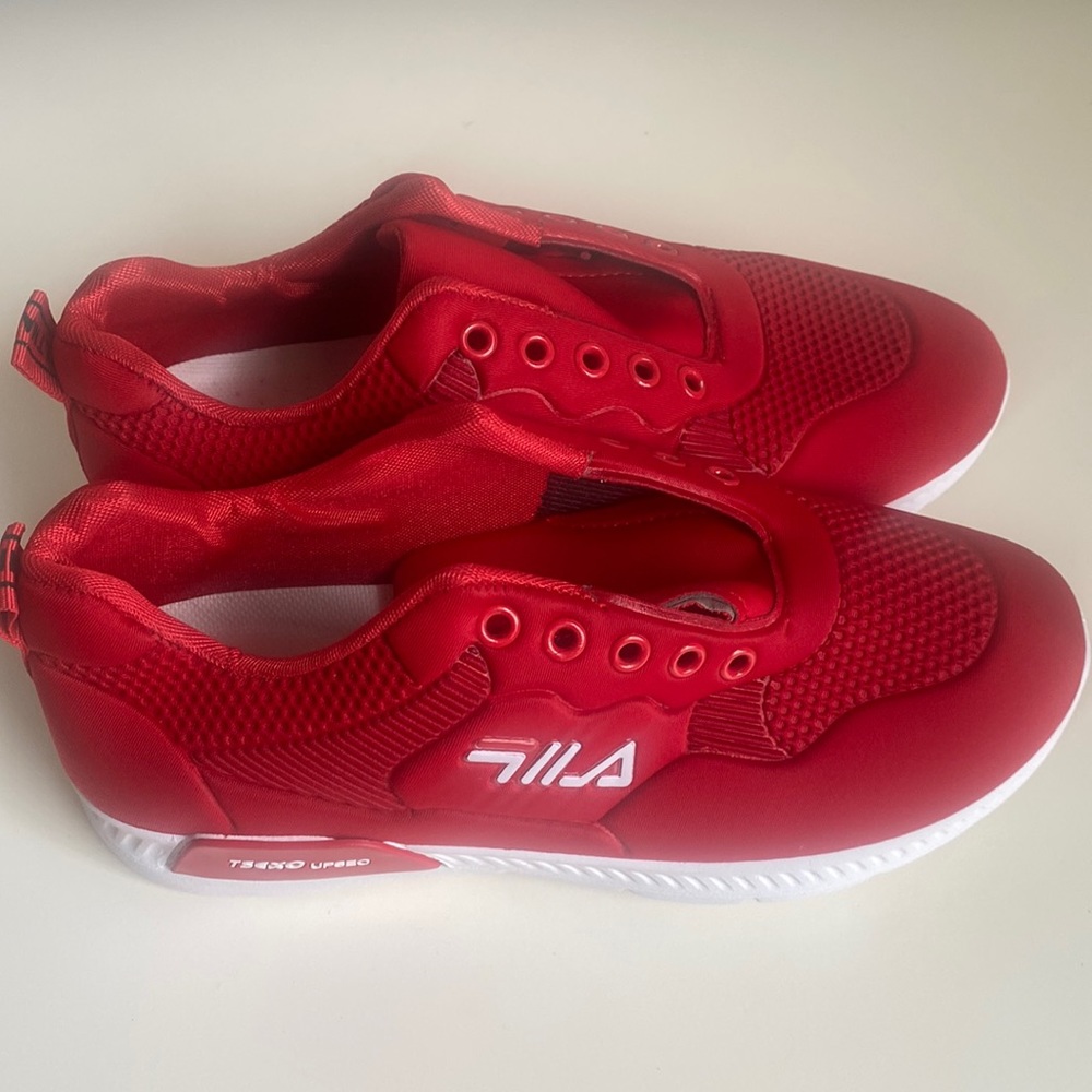 New (no box). Fila Tsexo kids tennis shoes.